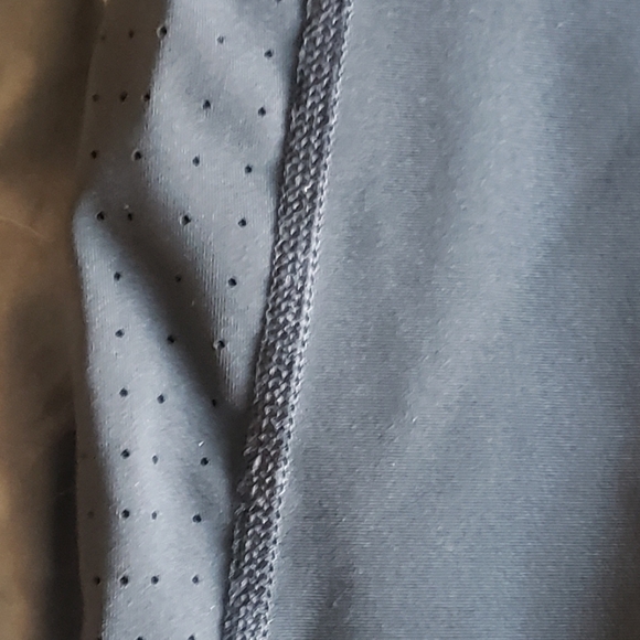 Victoria Secret Total Knockout Mid Rise Perforated Leggings(S) - Picture 6 of 9